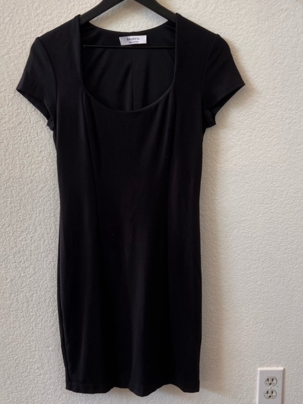 Bailey 44 Black mini Bodycon stretchy short sleeve pencil dress  size M